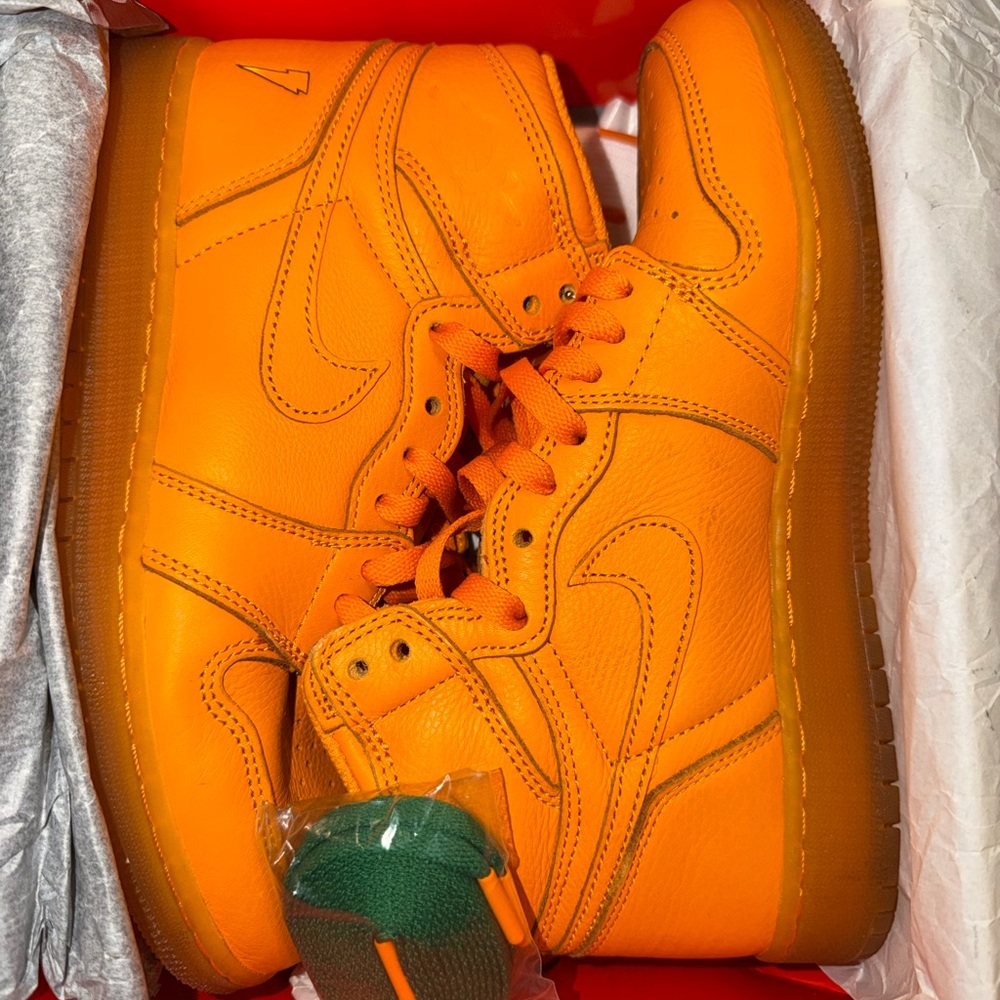 Jordan x Gatorade Air Jordan 1 Retro High OG "Orange" Sneakers